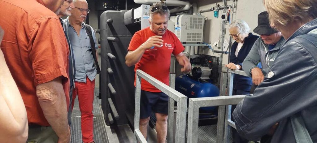 Besichtigung der Technik im Strandbad Thun