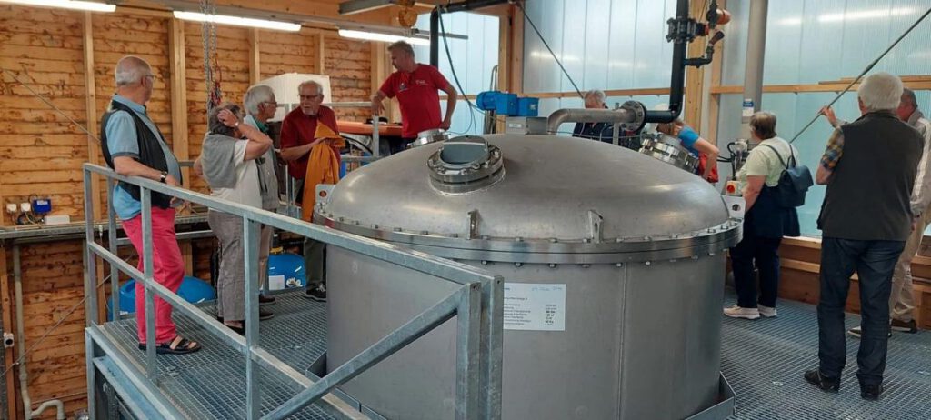 Besichtigung der Technik im Strandbad Thun